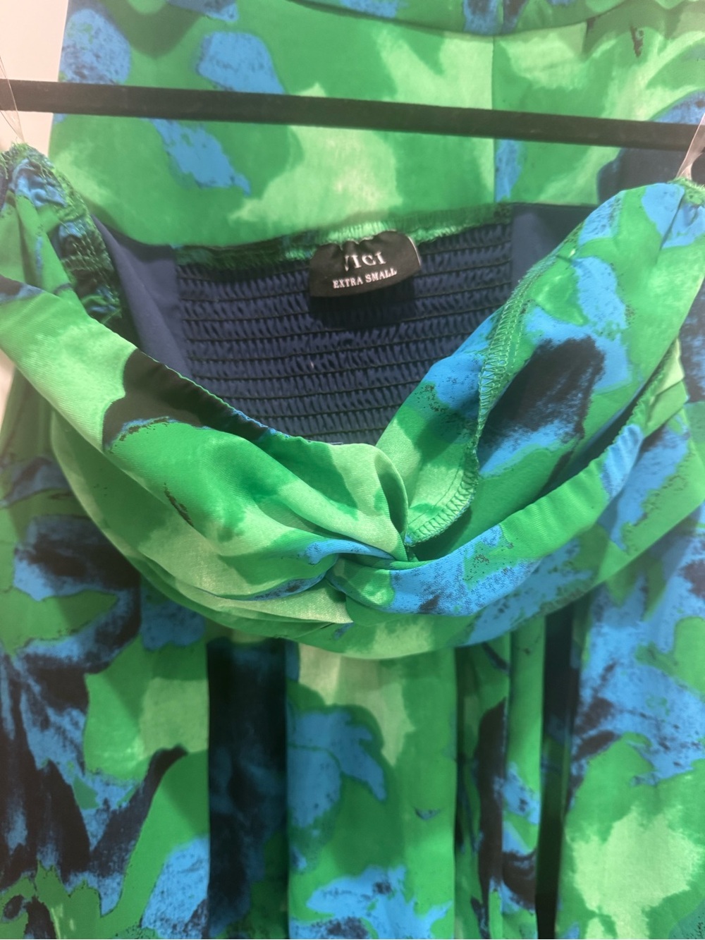 Vici Rosalyn Abstract Twist Cut-Out Crop Top - Green & Blue - Picture 4 of 4